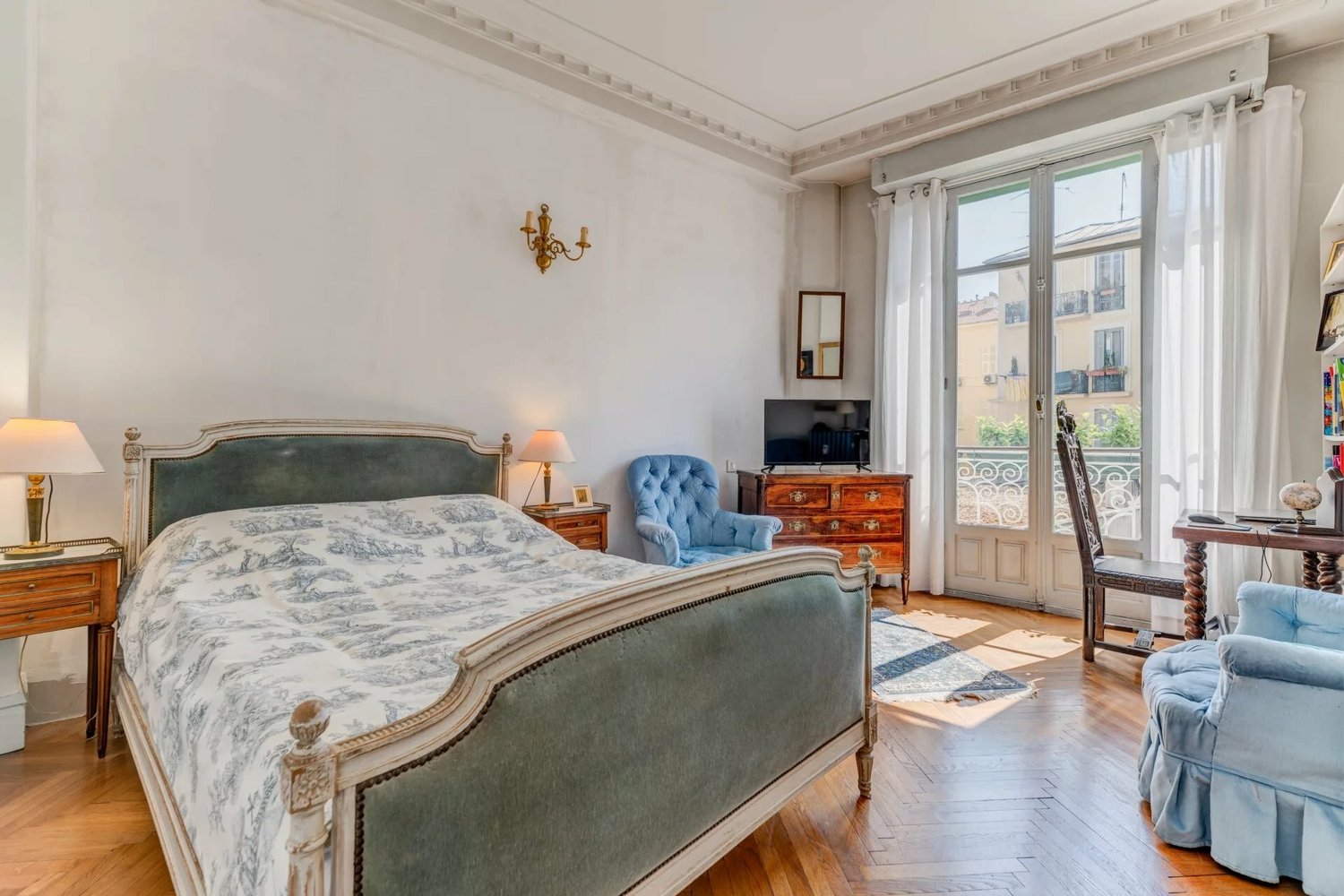 Property photo in Carre d'Or