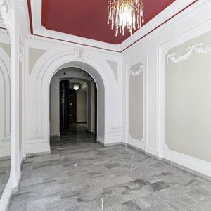 Property in Carre d'Or