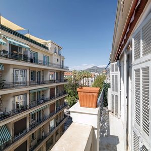 Property in Carre d'Or