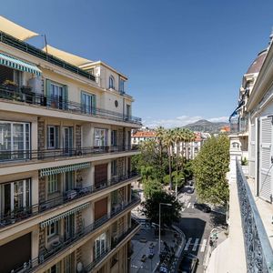 Property in Carre d'Or