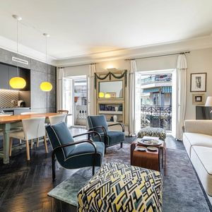 Property in Carre d'Or