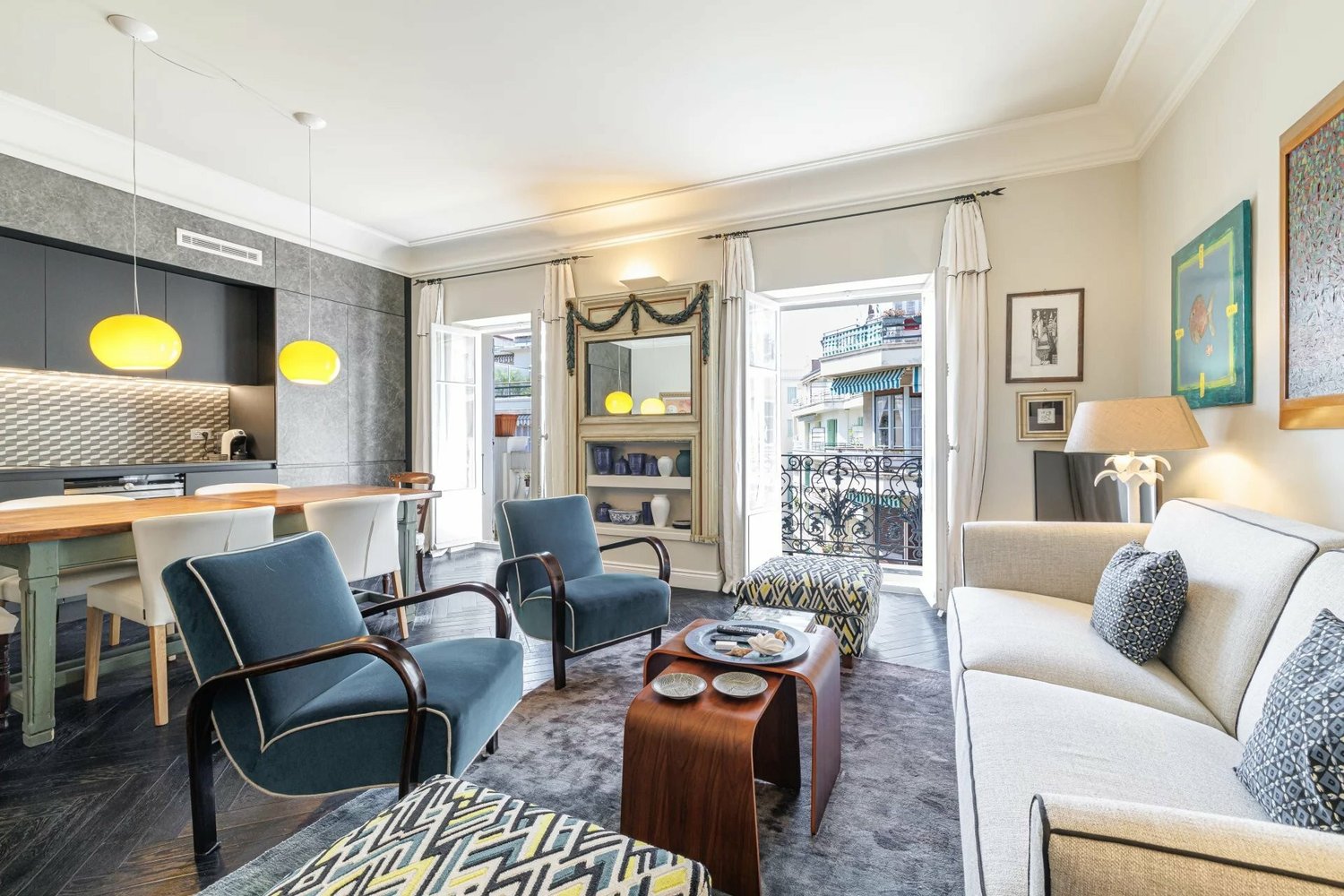 Property photo in Carre d'Or