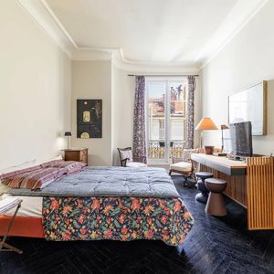 Property in Carre d'Or