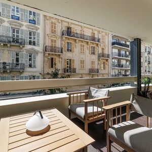 Property in Carre d'Or