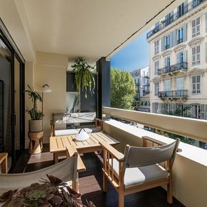 Property in Carre d'Or