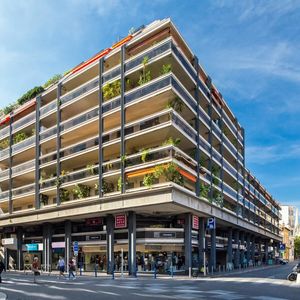 Property in Carre d'Or