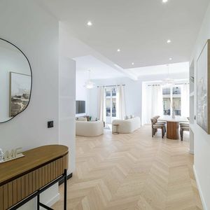 Property in Carre d'Or