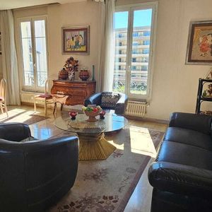 Property in Carre d'Or
