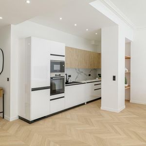 Property in Carre d'Or