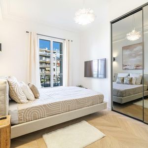 Property in Carre d'Or