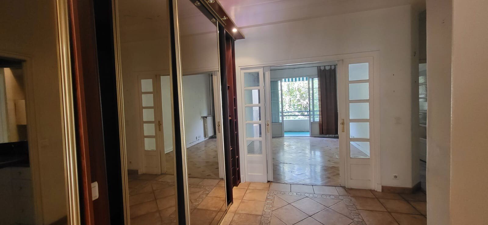 Property photo in Carre d'Or