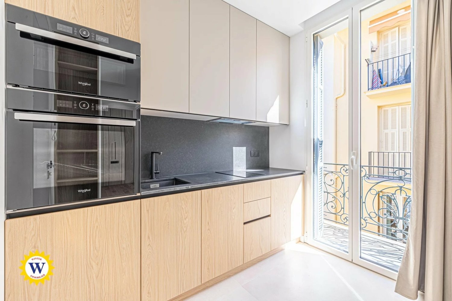 Property photo in Carre d'Or