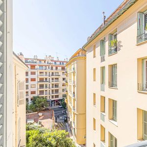 Property in Carre d'Or