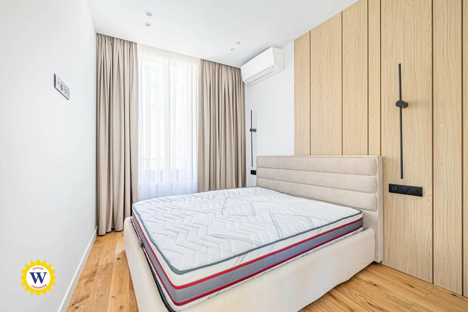 Property photo in Carre d'Or