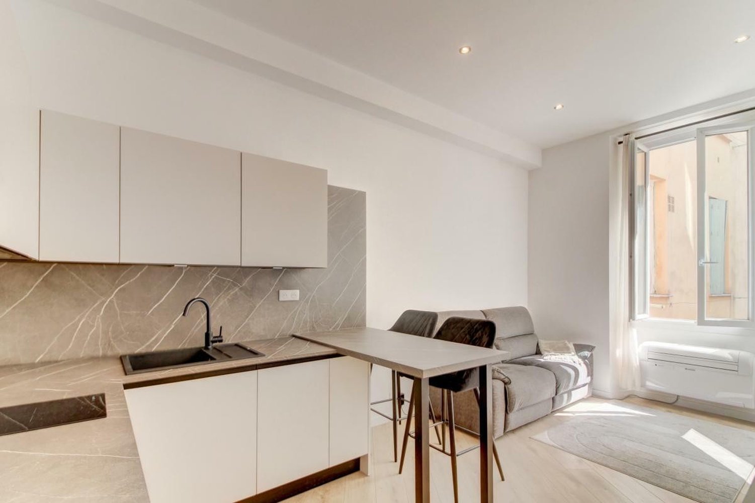 Property photo in Port