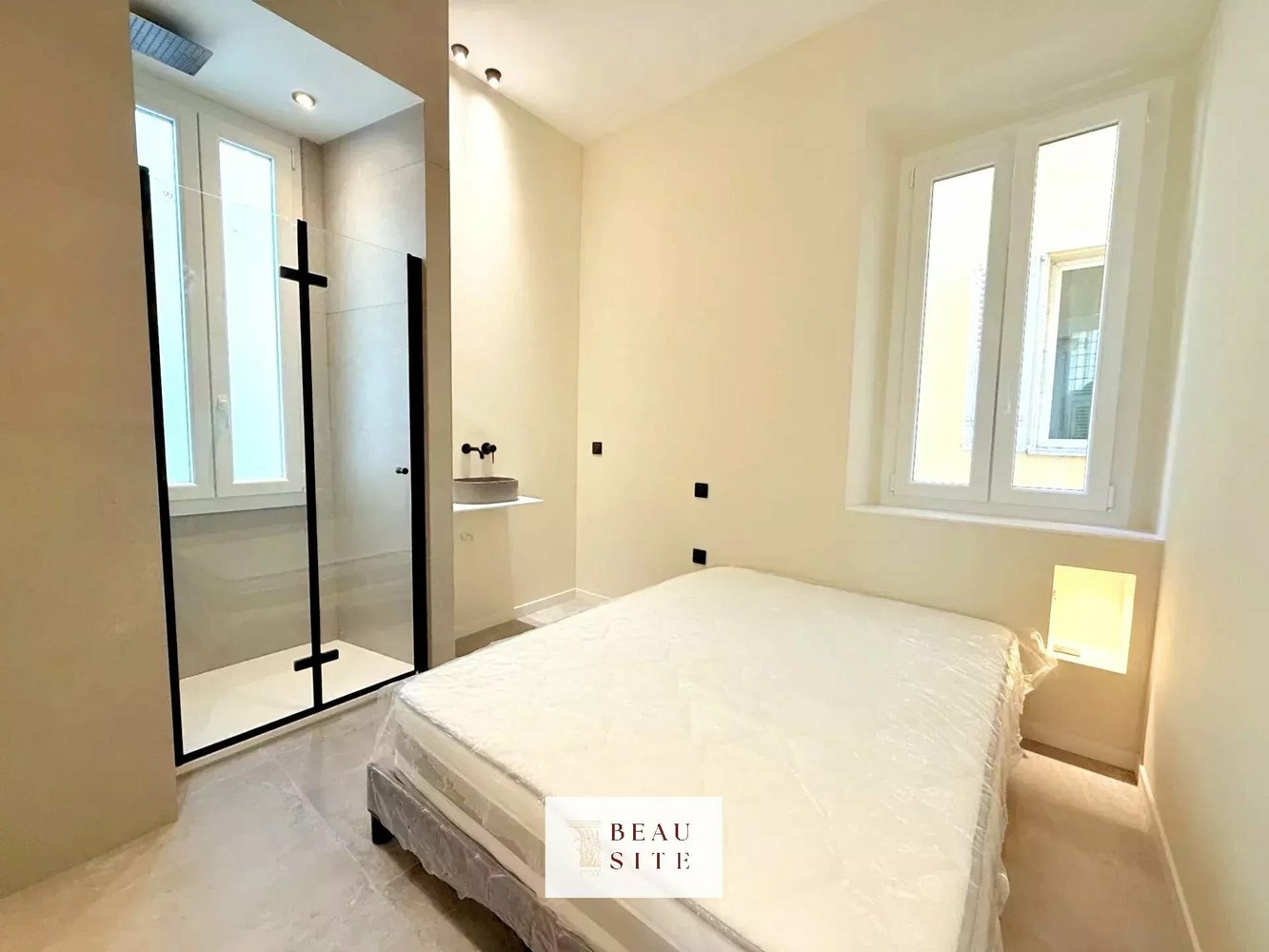 Property photo in Port