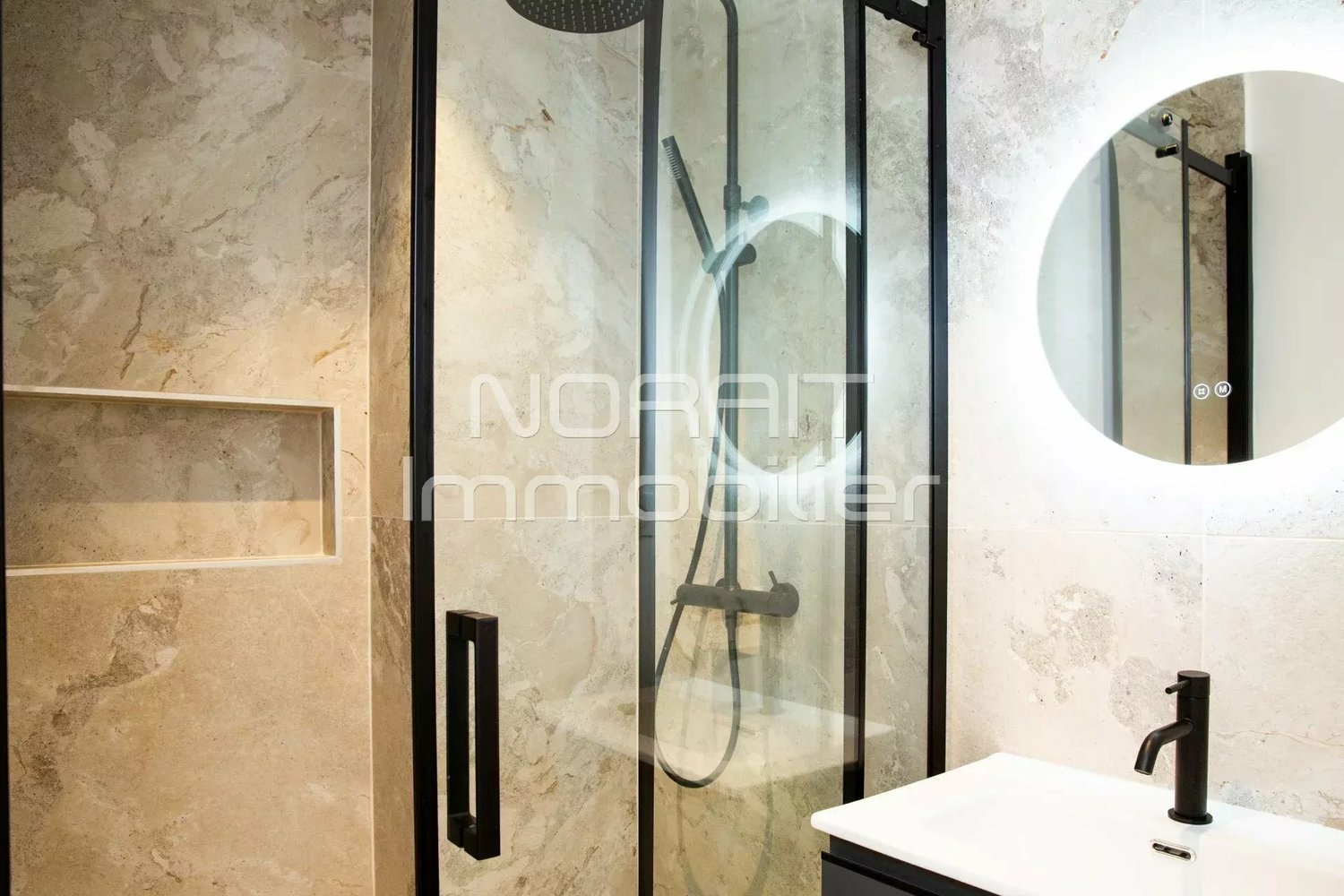 Property photo in Carre d'Argent