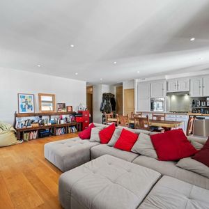 Property in Carre d'Argent