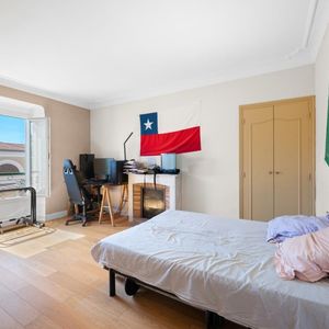 Property in Carre d'Argent