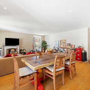 Property in Carre d'Argent