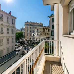 Property in Carre d'Argent