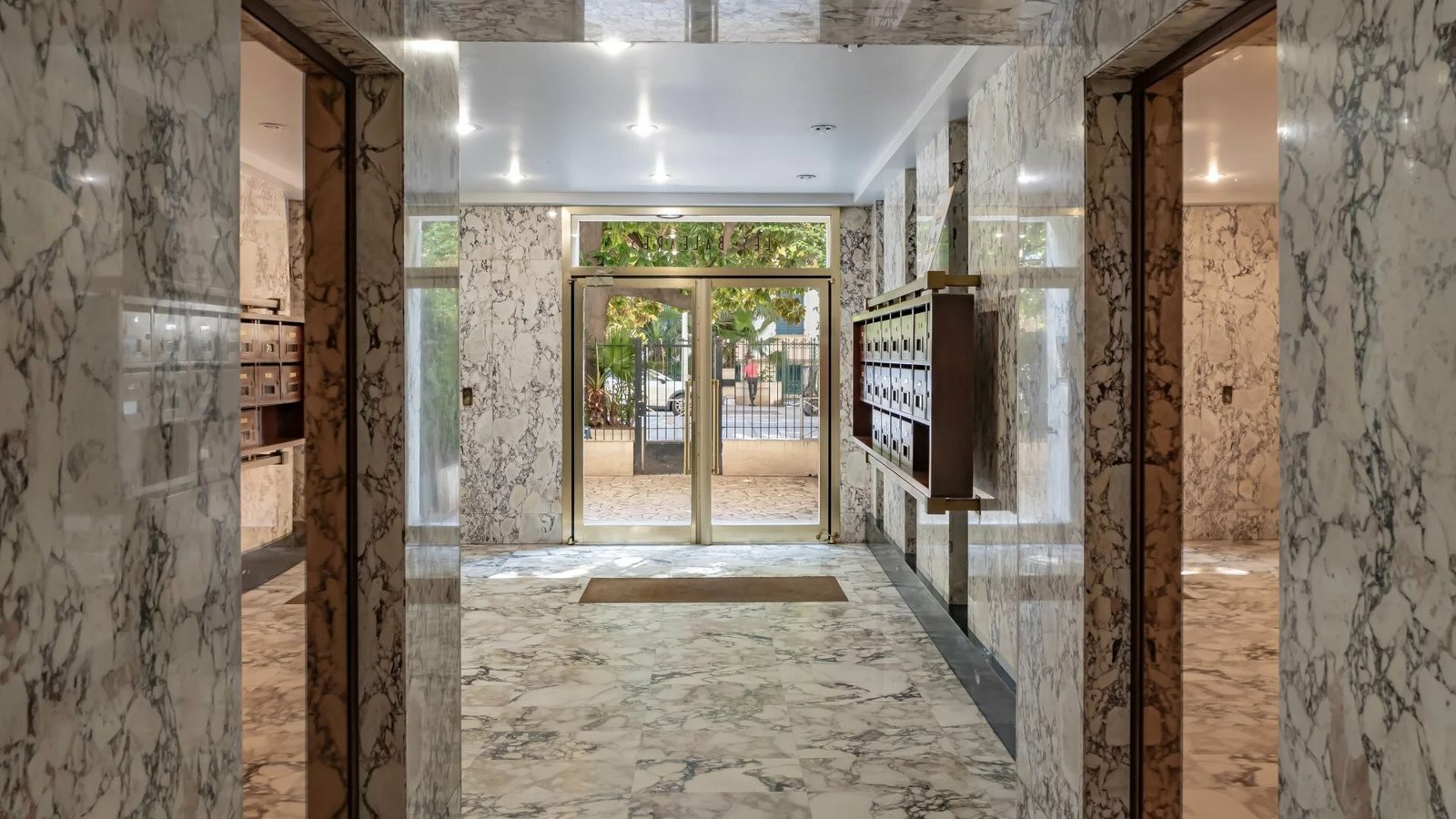 Property photo in Carre d'Argent