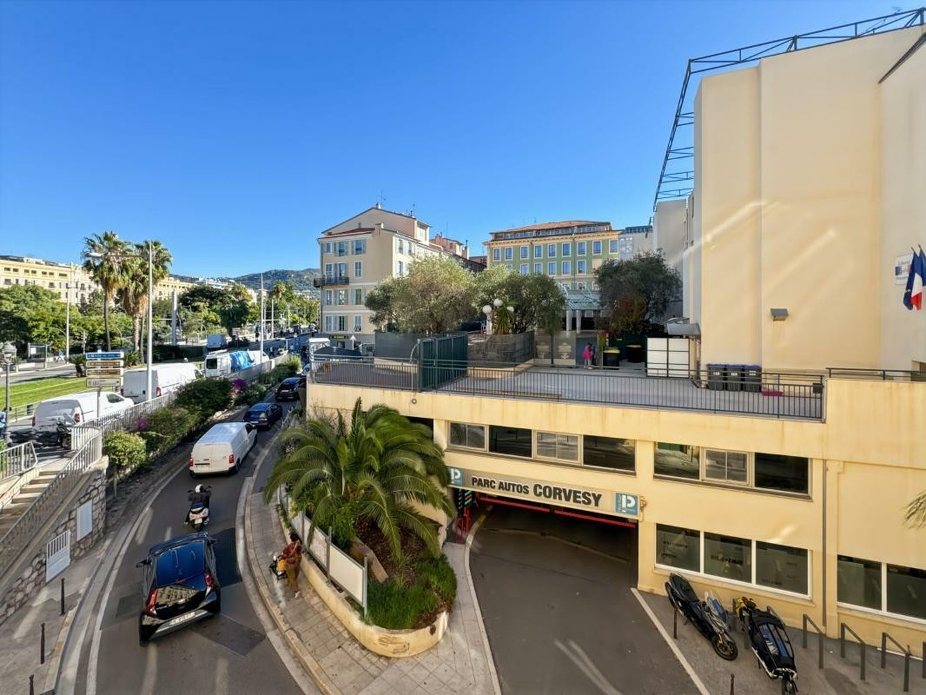 Property photo in Carre d'Argent