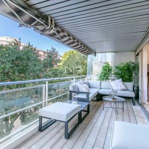 Property in Carre d'Argent