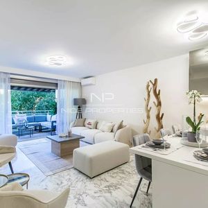 Property in Carre d'Argent