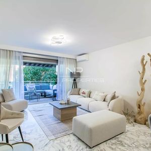 Property in Carre d'Argent