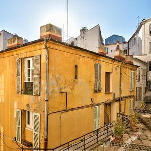 Property in Carre d'Argent