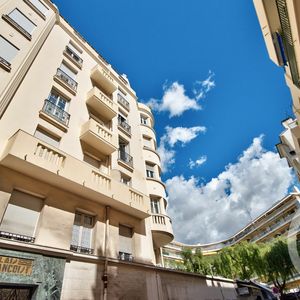 Property in Carre d'Or