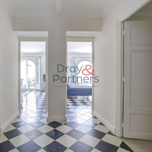 Property in Carre d'Or