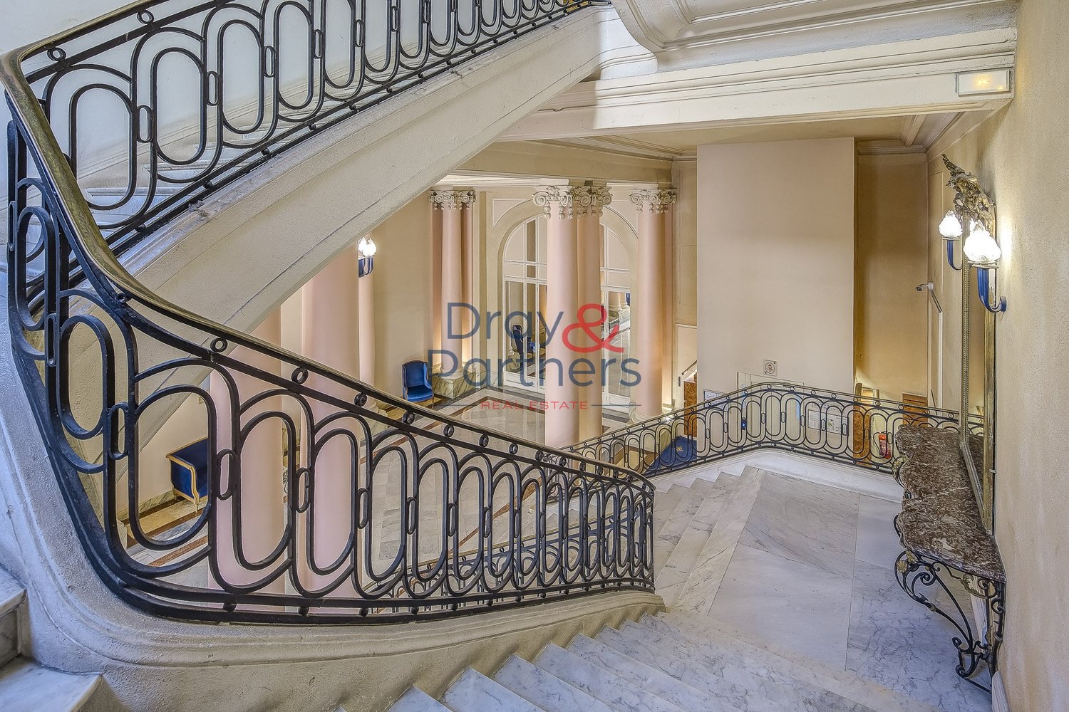 Property photo in Carre d'Or