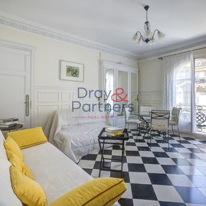 Property in Carre d'Or