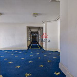 Property in Carre d'Or