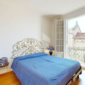 Property in Carre d'Or