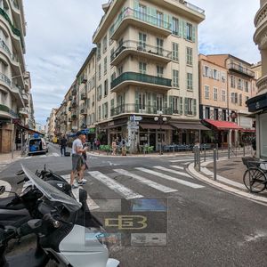 Property in Carre d'Or