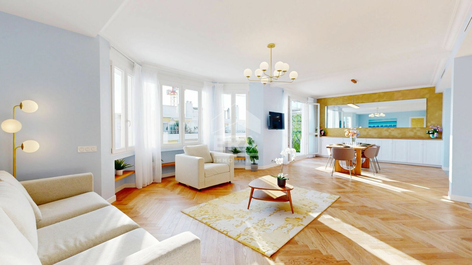 Property photo in Carre d'Or