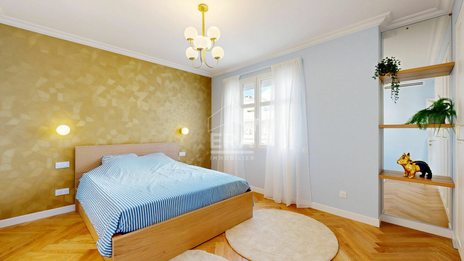 Property photo in Carre d'Or