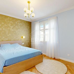 Property in Carre d'Or