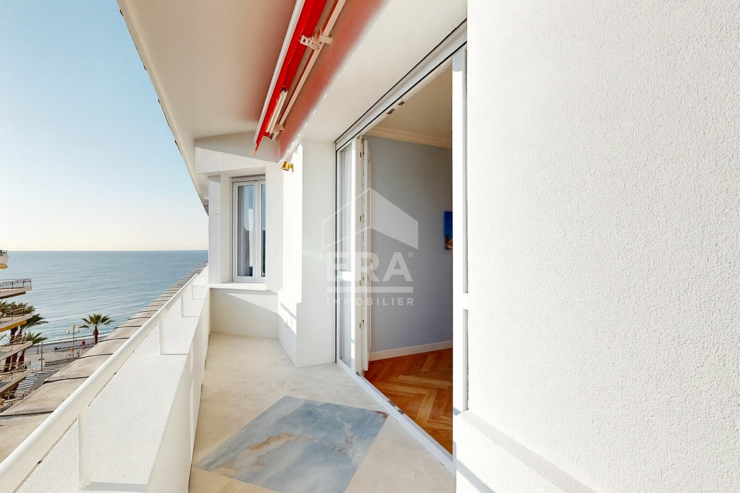 Property photo in Carre d'Or