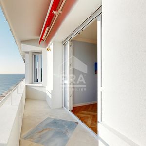 Property in Carre d'Or