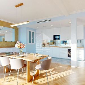 Property in Carre d'Or