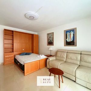 Property in Carre d'Or