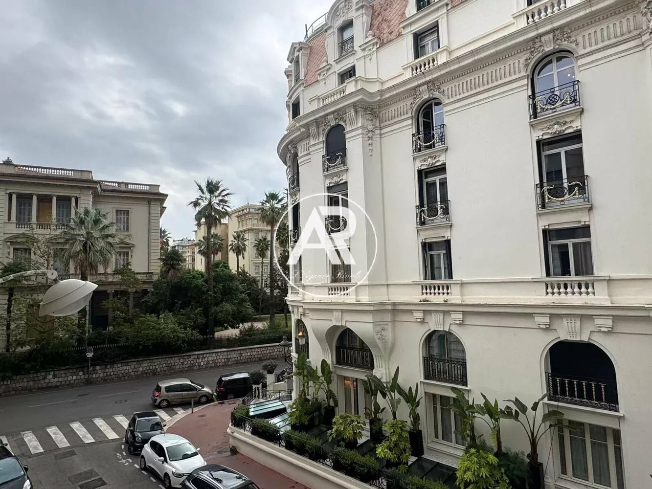 Property photo in Carre d'Or