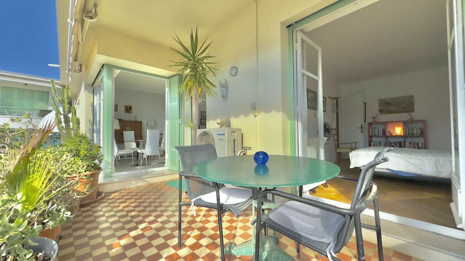 Property photo in Carre d'Or