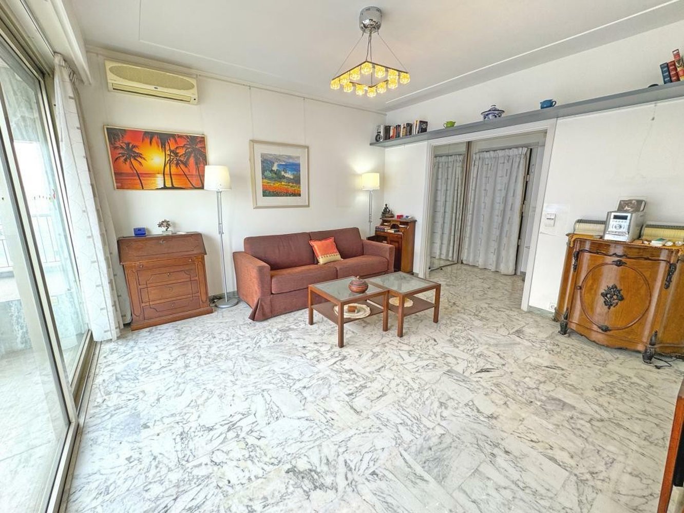 Property photo in Carre d'Or