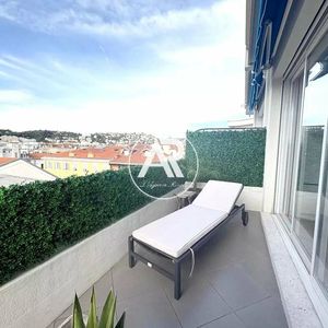 Property in Carre d'Or