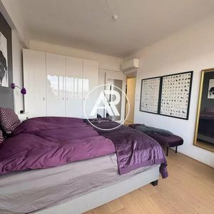 Property in Carre d'Or